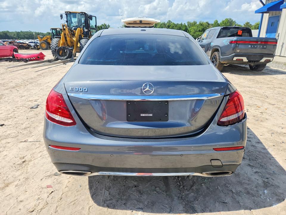 MERCEDES-BENZ E 300 2016