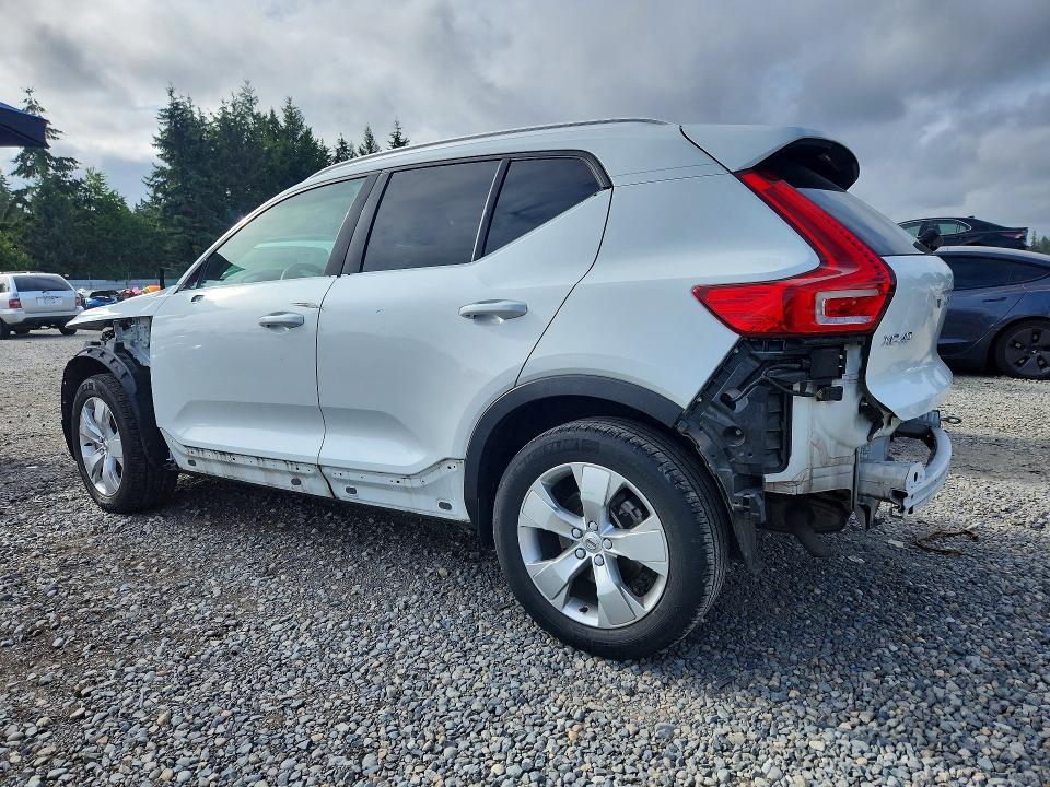VOLVO XC40 T4 MOMENTUM 2020