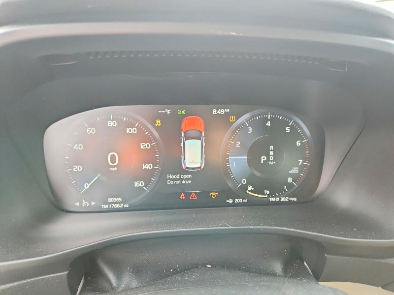 VOLVO XC40 T4 MOMENTUM 2020