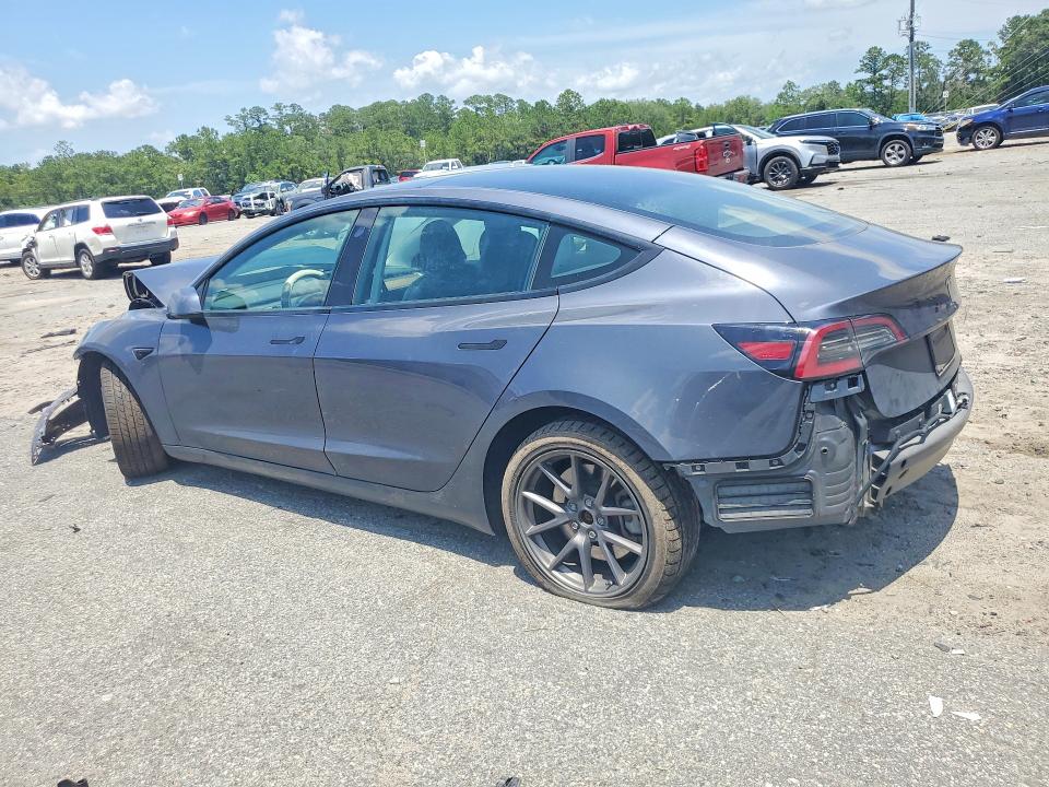 TESLA MODEL 3 2022