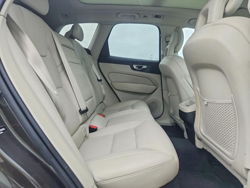 VOLVO XC60 T5 MOMENTUM 2018