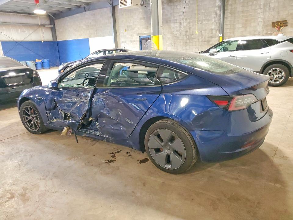 TESLA MODEL 3 2022
