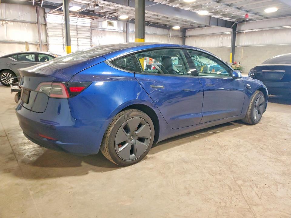 TESLA MODEL 3 2022