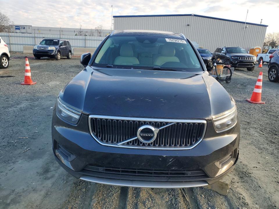 VOLVO XC40 T5 MOMENTUM 2020