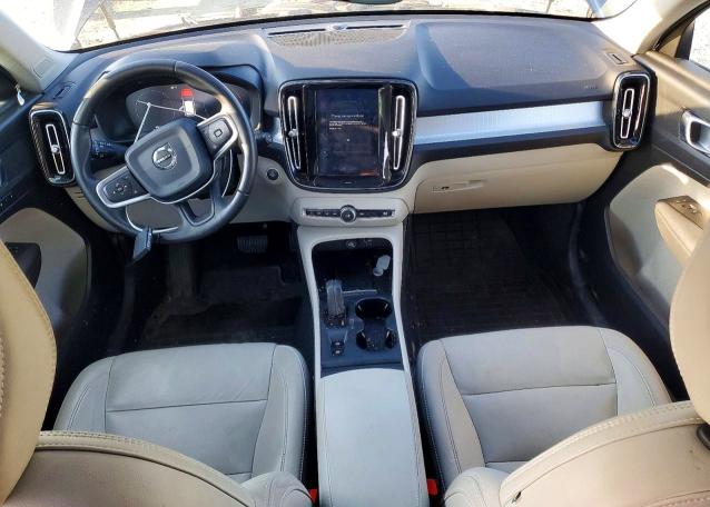VOLVO XC40 T5 MOMENTUM 2020