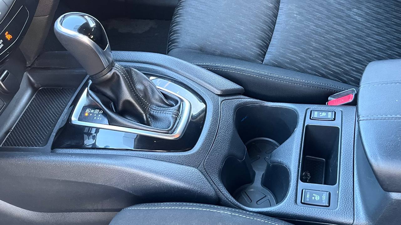 NISSAN ROGUE SV 2016