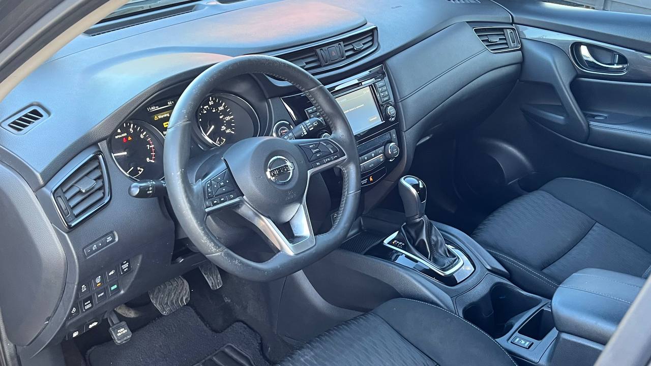 NISSAN ROGUE SV 2016