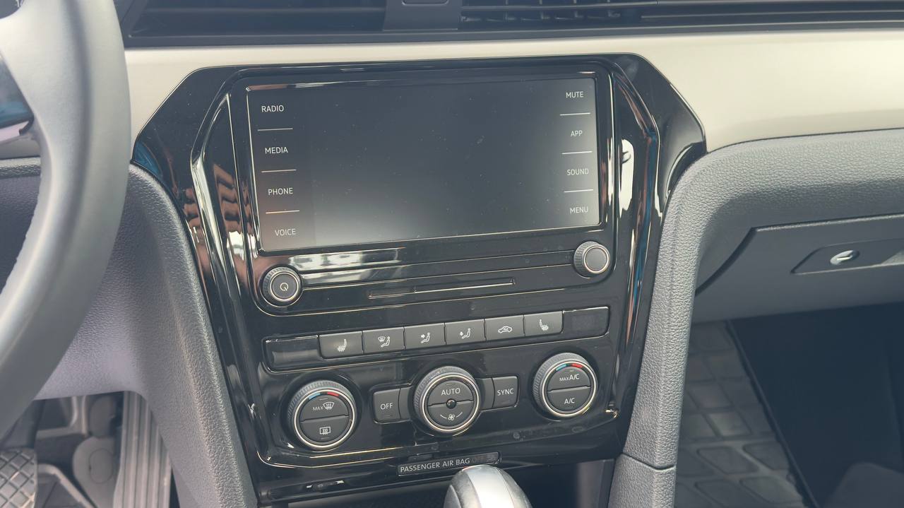VOLKSWAGEN PASSAT SE 2020