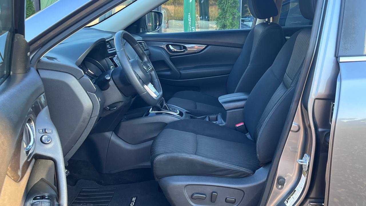 NISSAN ROGUE SV 2016