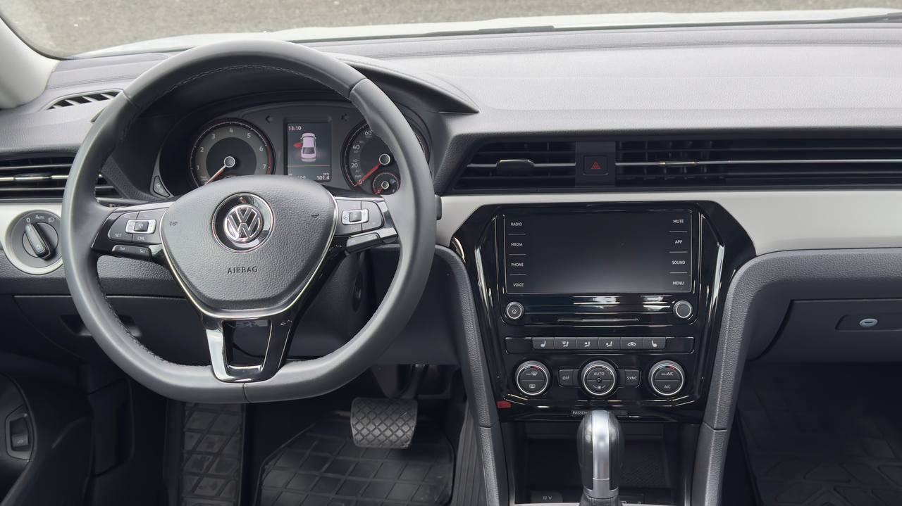 VOLKSWAGEN PASSAT SE 2020