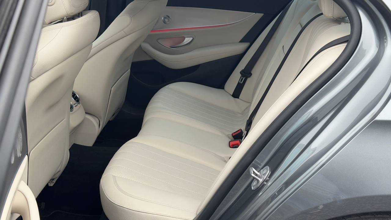MERCEDES-BENZ E 300 2016