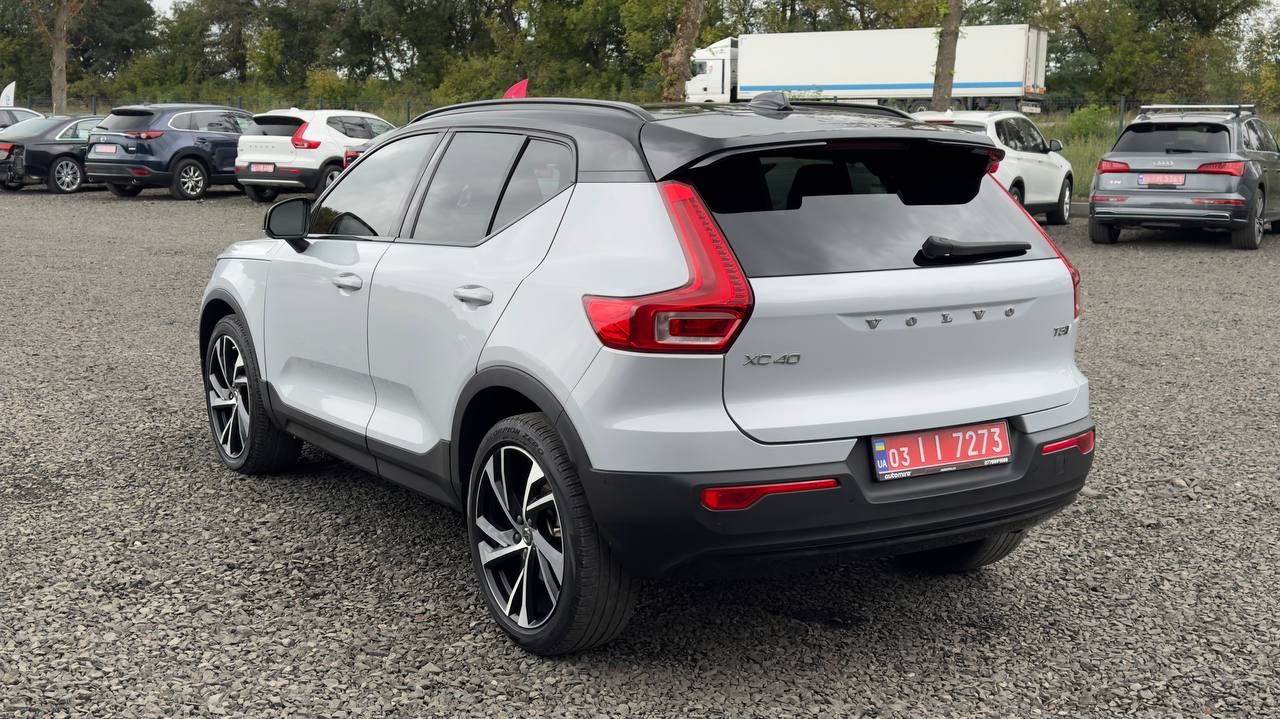 VOLVO XC40 T5 R-DESIGN 2021