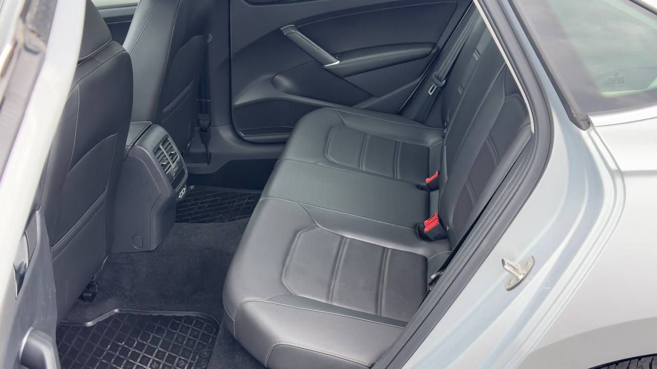 VOLKSWAGEN PASSAT SE 2020