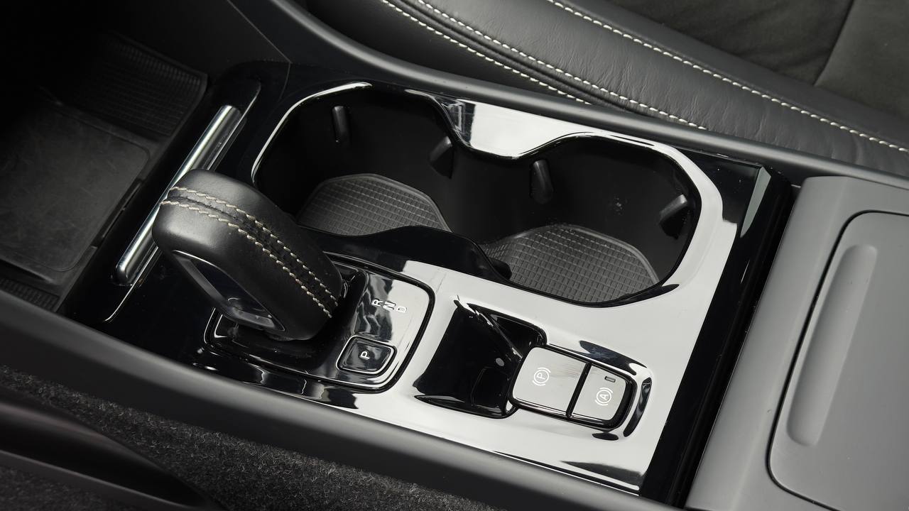 VOLVO XC40 T5 R-DESIGN 2021