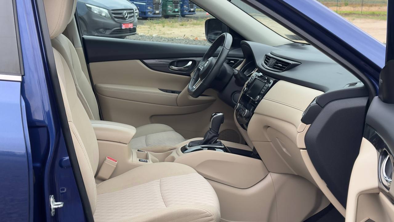 NISSAN ROGUE SV 2017