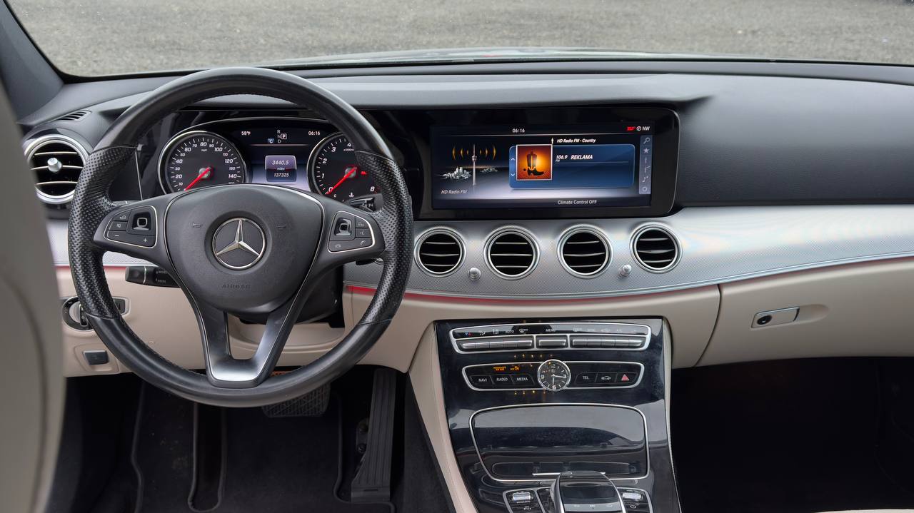 MERCEDES-BENZ E 300 2016
