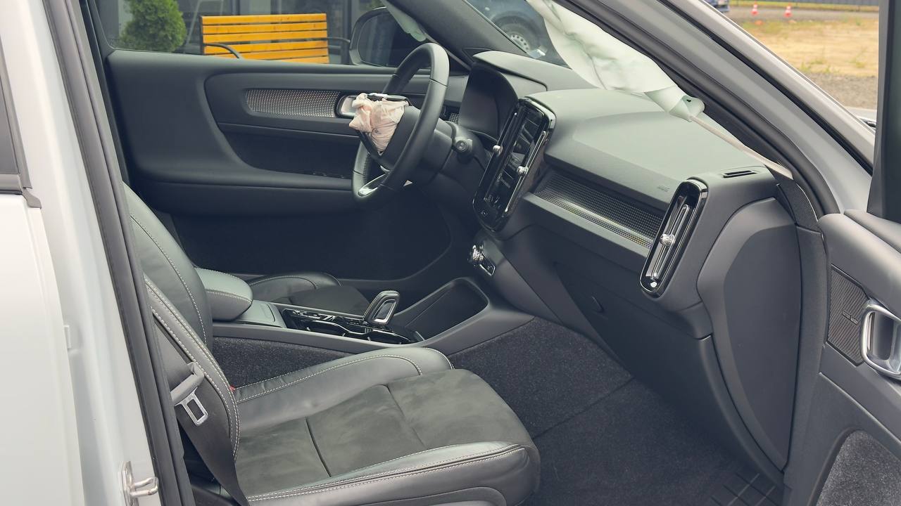 VOLVO XC40 T5 R-DESIGN 2021