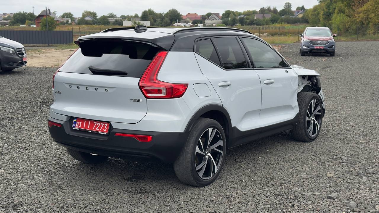 VOLVO XC40 T5 R-DESIGN 2021