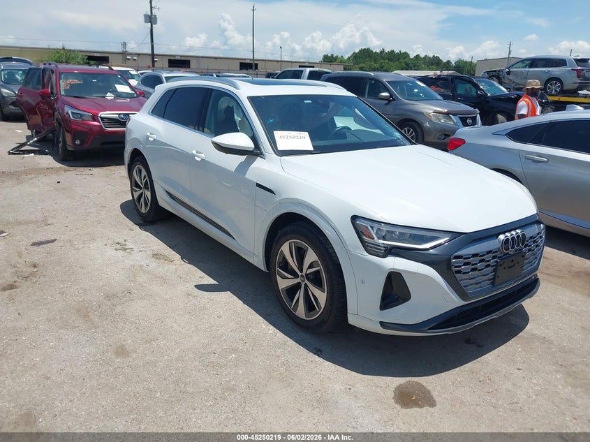 Audi Q8 E-Tron Quattro Premium Plus 2023