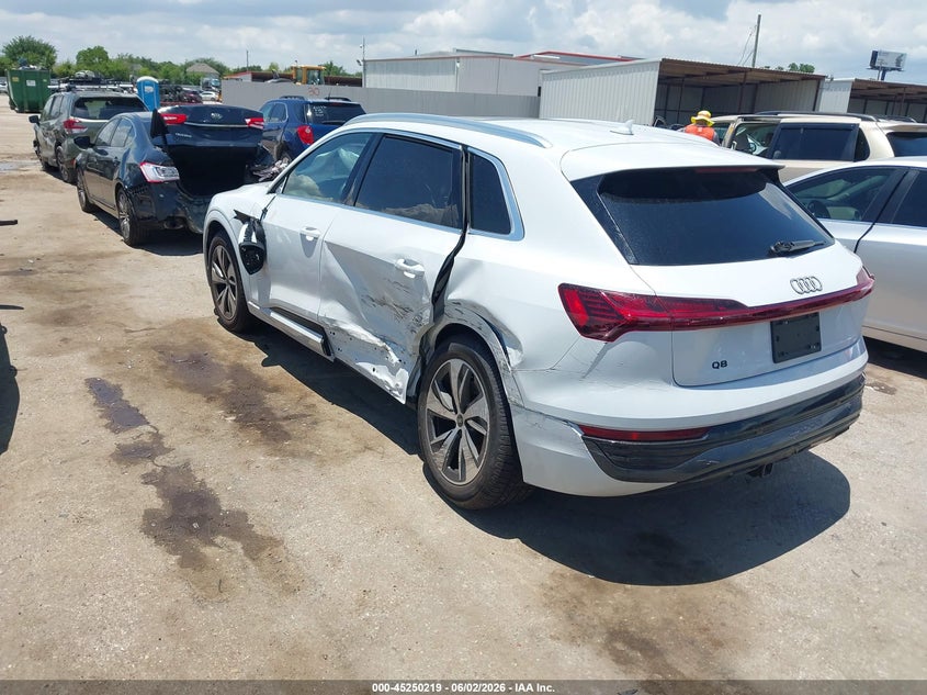 Audi Q8 E-Tron Quattro Premium Plus 2023