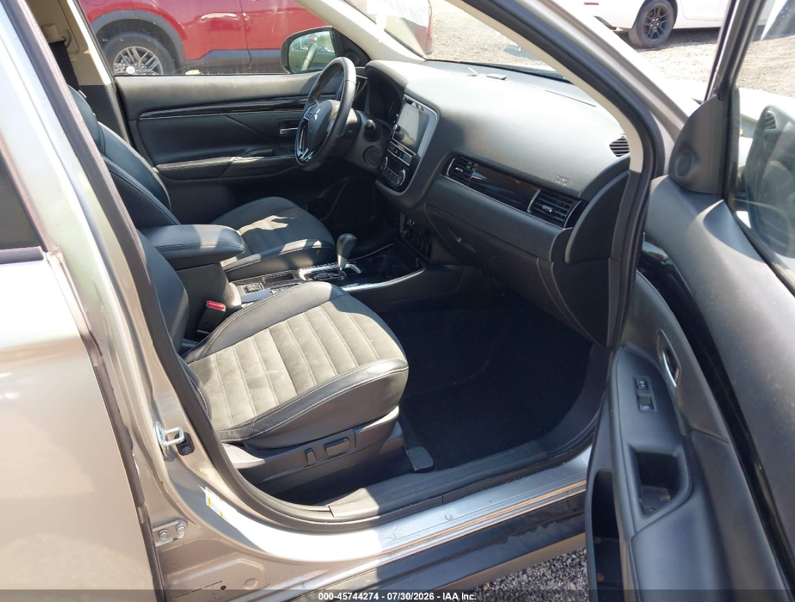 MITSUBISHI OUTLANDER SE 2018