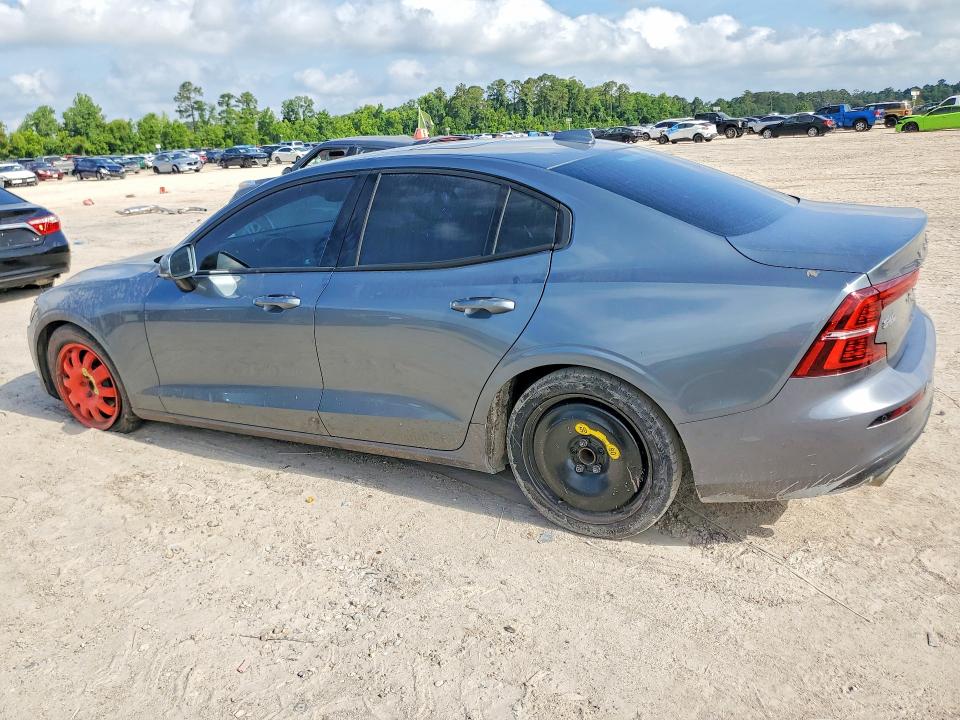 VOLVO S60 T5 MOMENTUM 2020