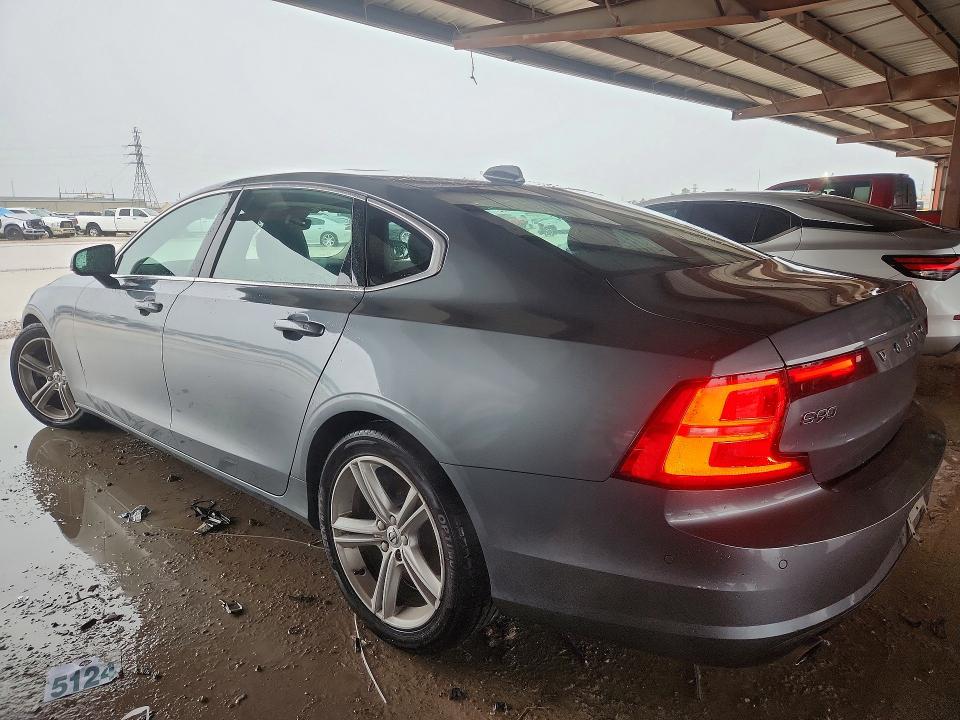 VOLVO S90 T5 MOMENTUM 2017