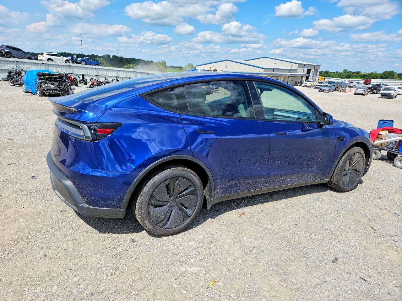 TESLA MODEL Y 2025