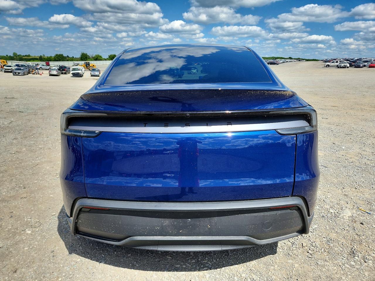 TESLA MODEL Y 2025