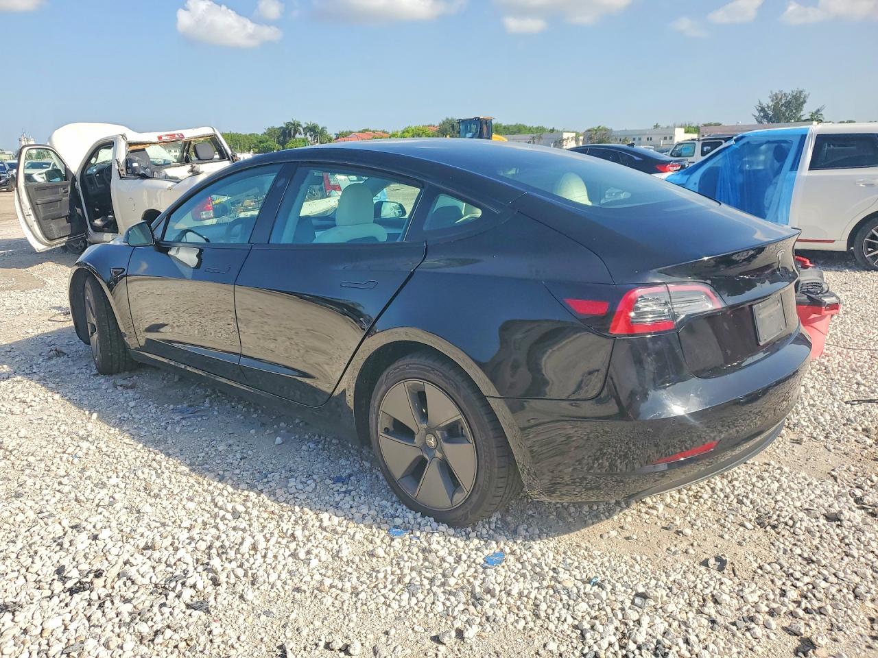 TESLA MODEL 3 2022