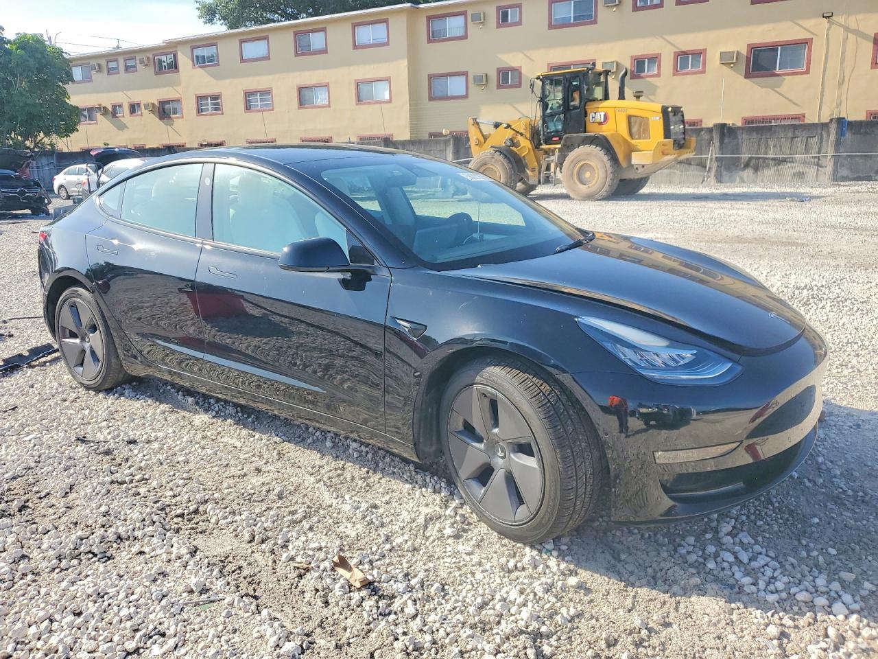 TESLA MODEL 3 2022
