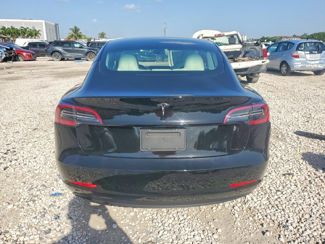 TESLA MODEL 3 2022