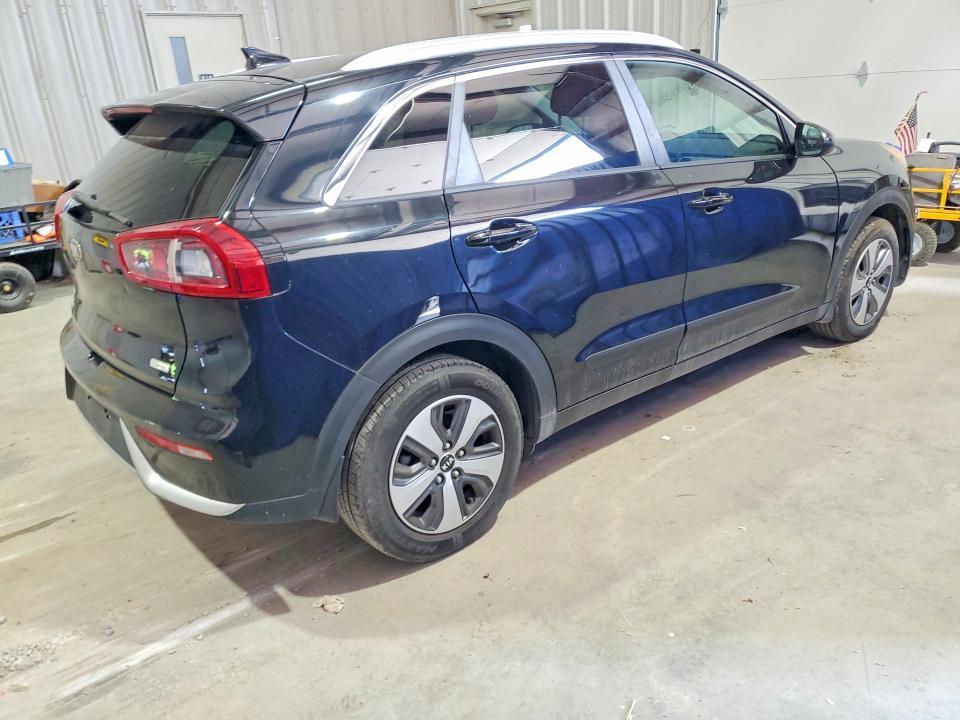 KIA NIRO LX 2017
