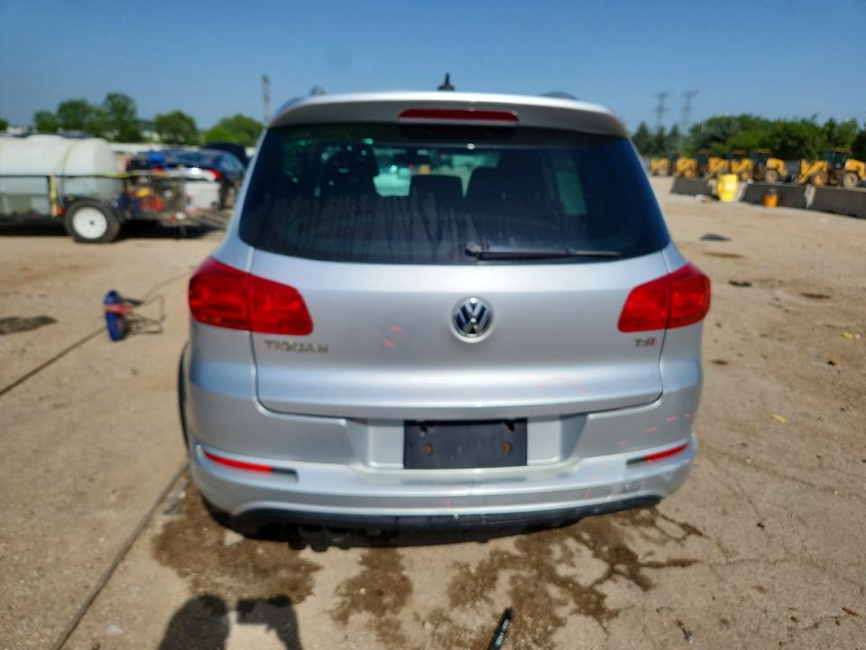 VOLKSWAGEN TIGUAN S 2015