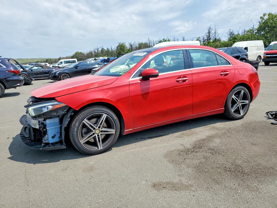 MERCEDES-BENZ A 220 2019
