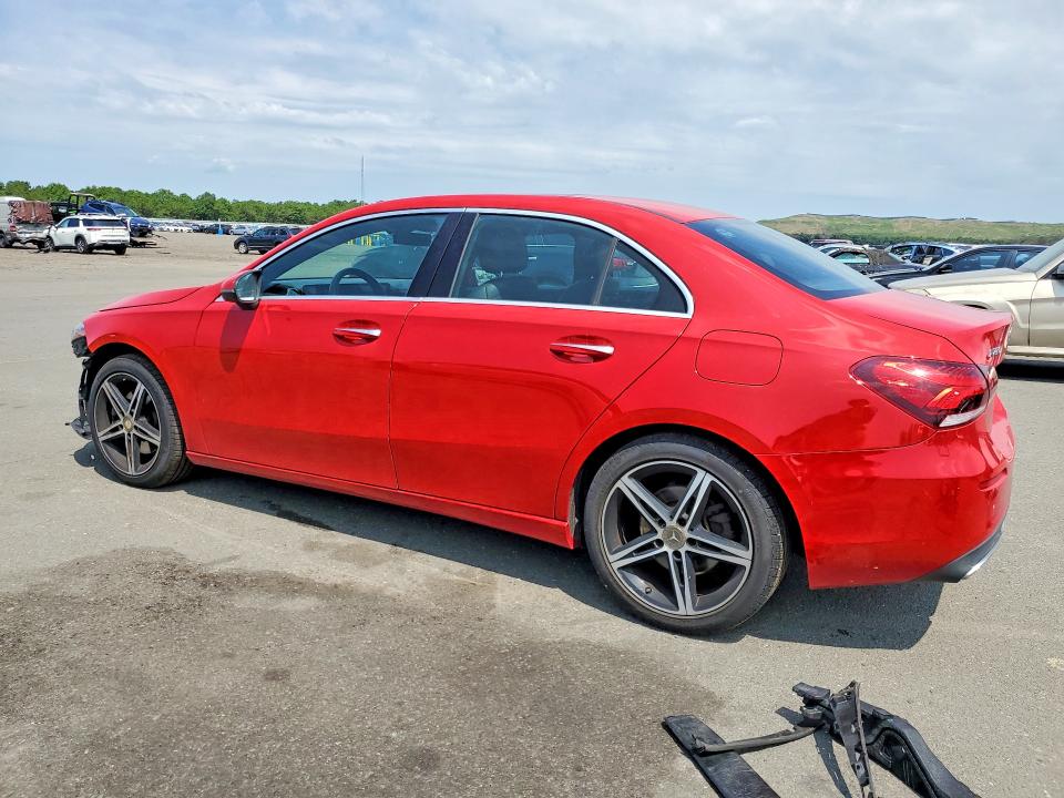 MERCEDES-BENZ A 220 2019
