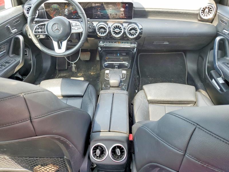MERCEDES-BENZ A 220 2019