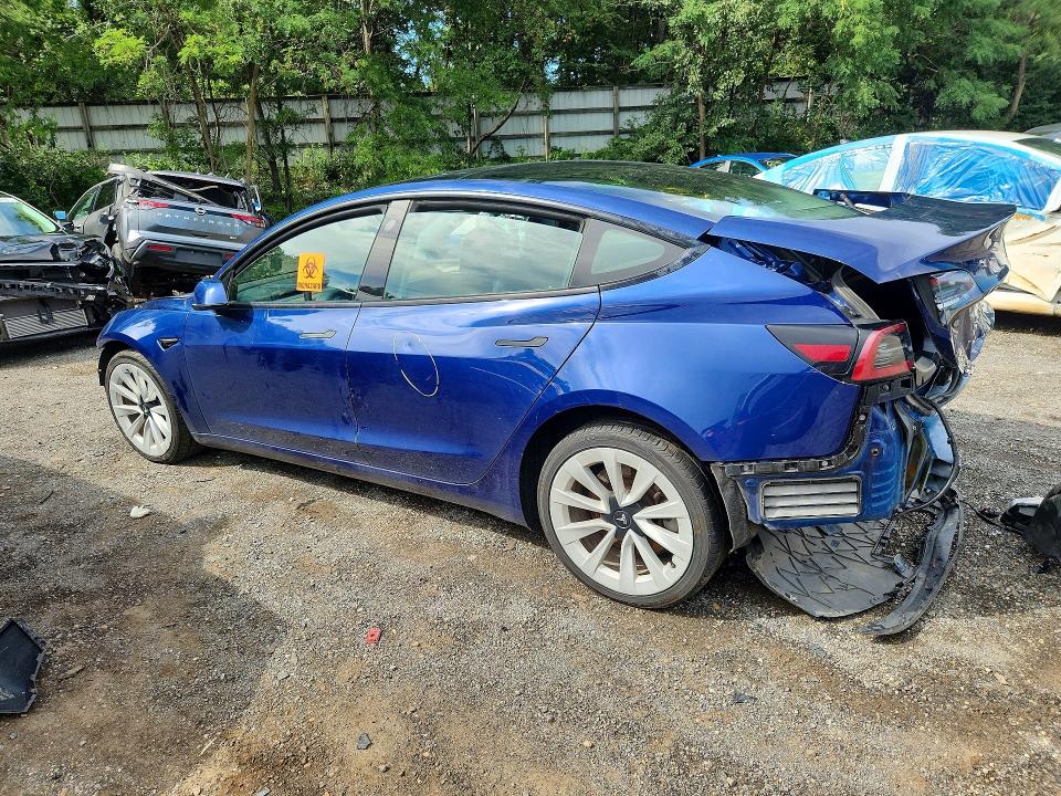 TESLA MODEL 3 2022