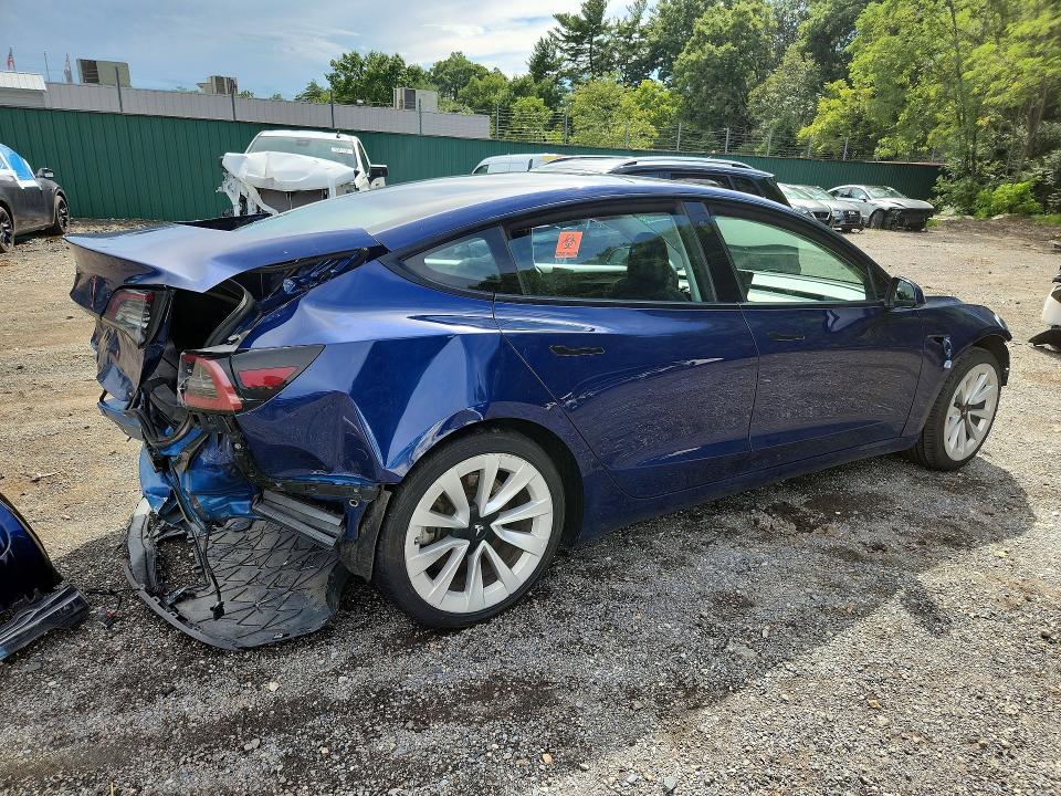 TESLA MODEL 3 2022