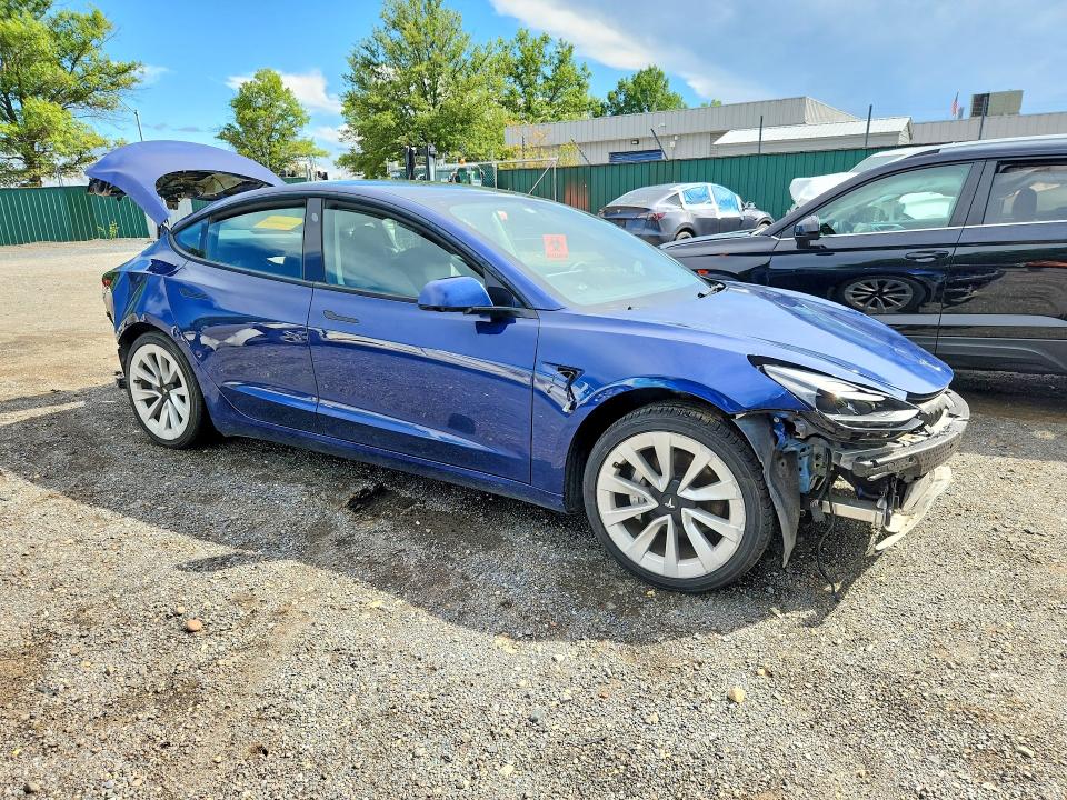 TESLA MODEL 3 2022