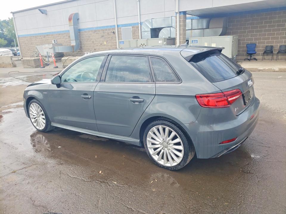 AUDI A3 E-TRON PREMIUM 2016