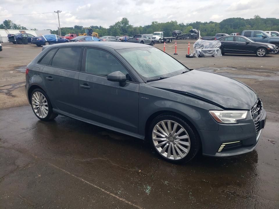 AUDI A3 E-TRON PREMIUM 2016
