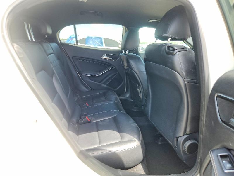 MERCEDES-BENZ GLA 250 4MATIC 2016