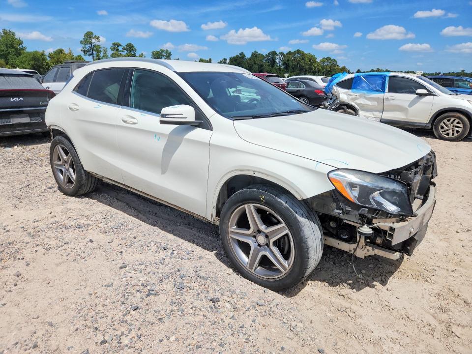 MERCEDES-BENZ GLA 250 4MATIC 2016