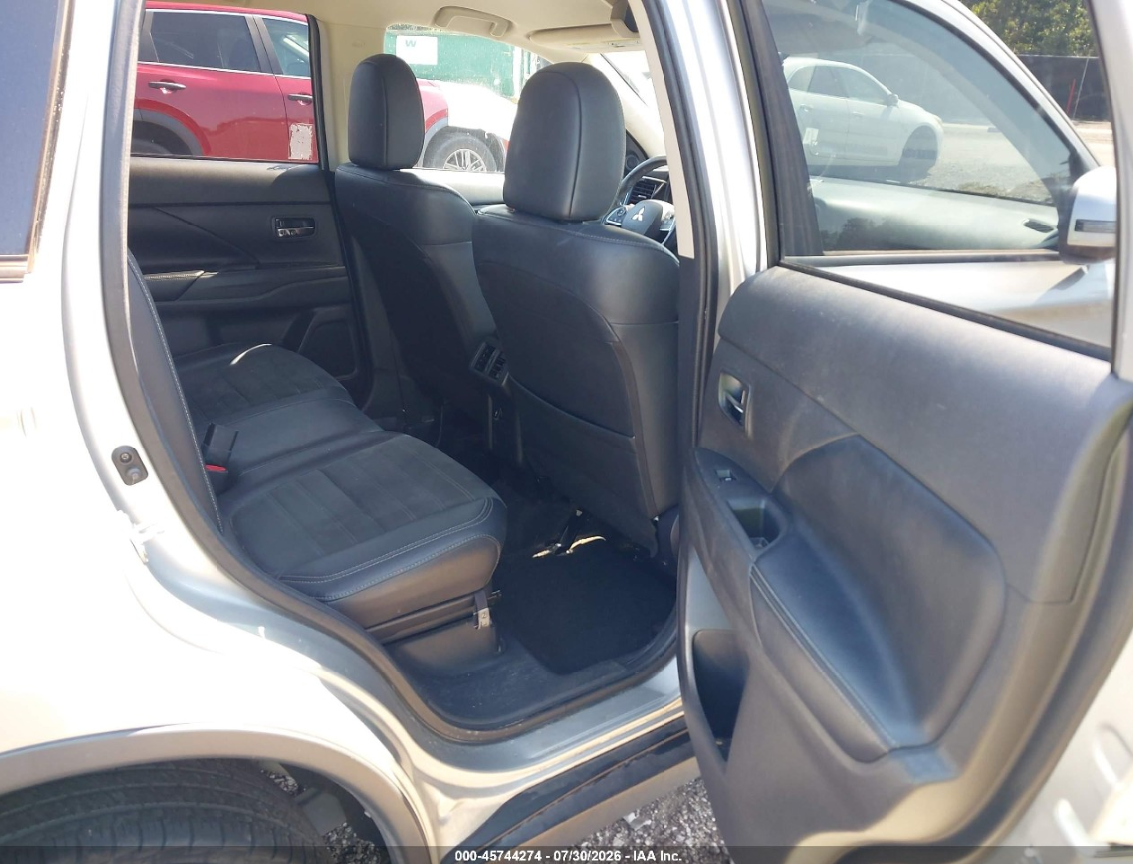 MITSUBISHI OUTLANDER SE 2018