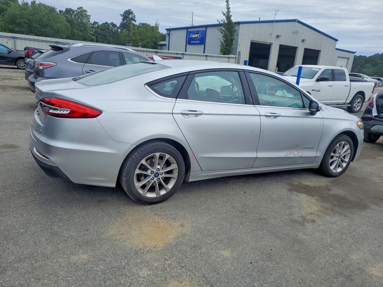 FORD FUSION SE HYBRID 2019