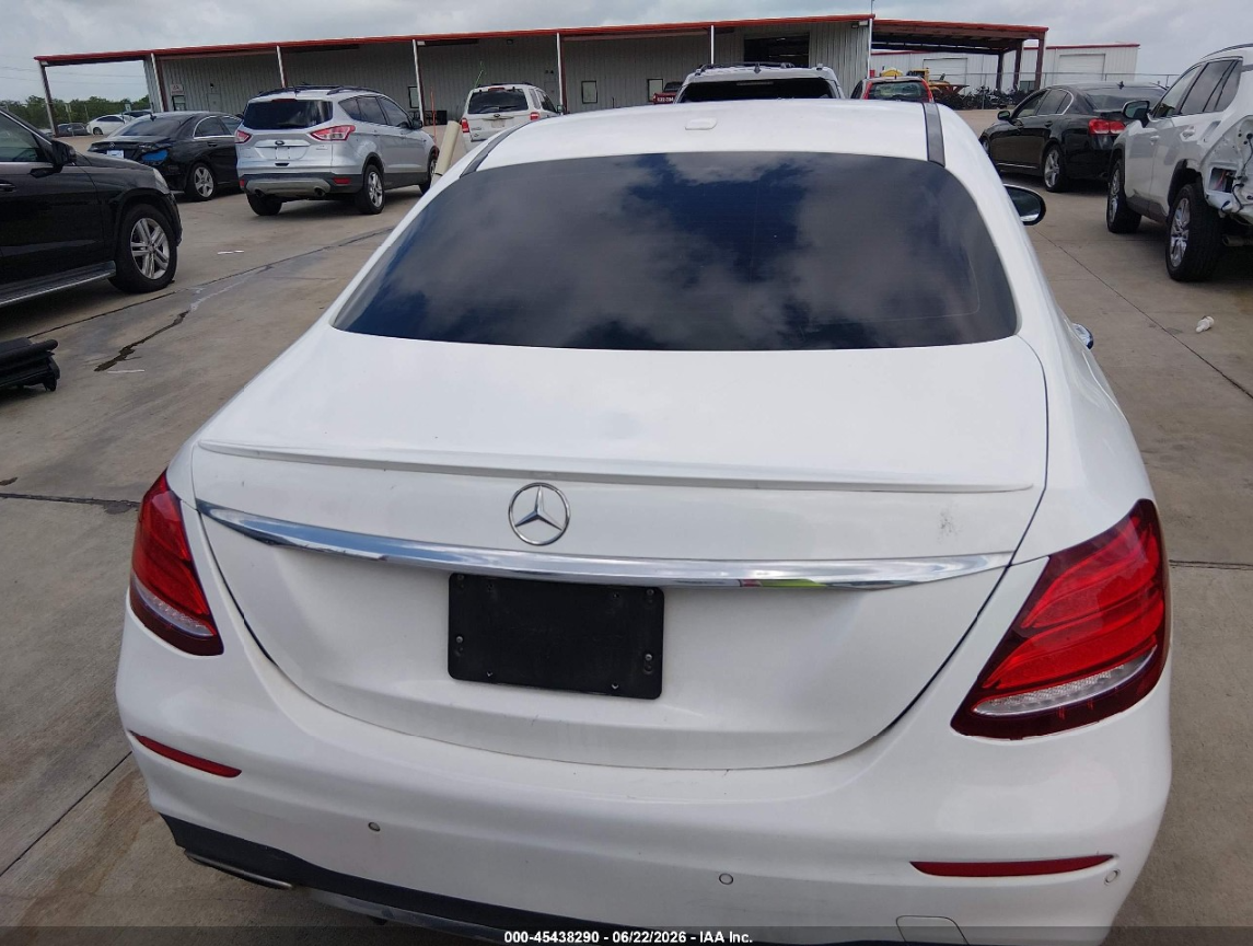 MERCEDES-BENZ E 300 4MATIC 2016