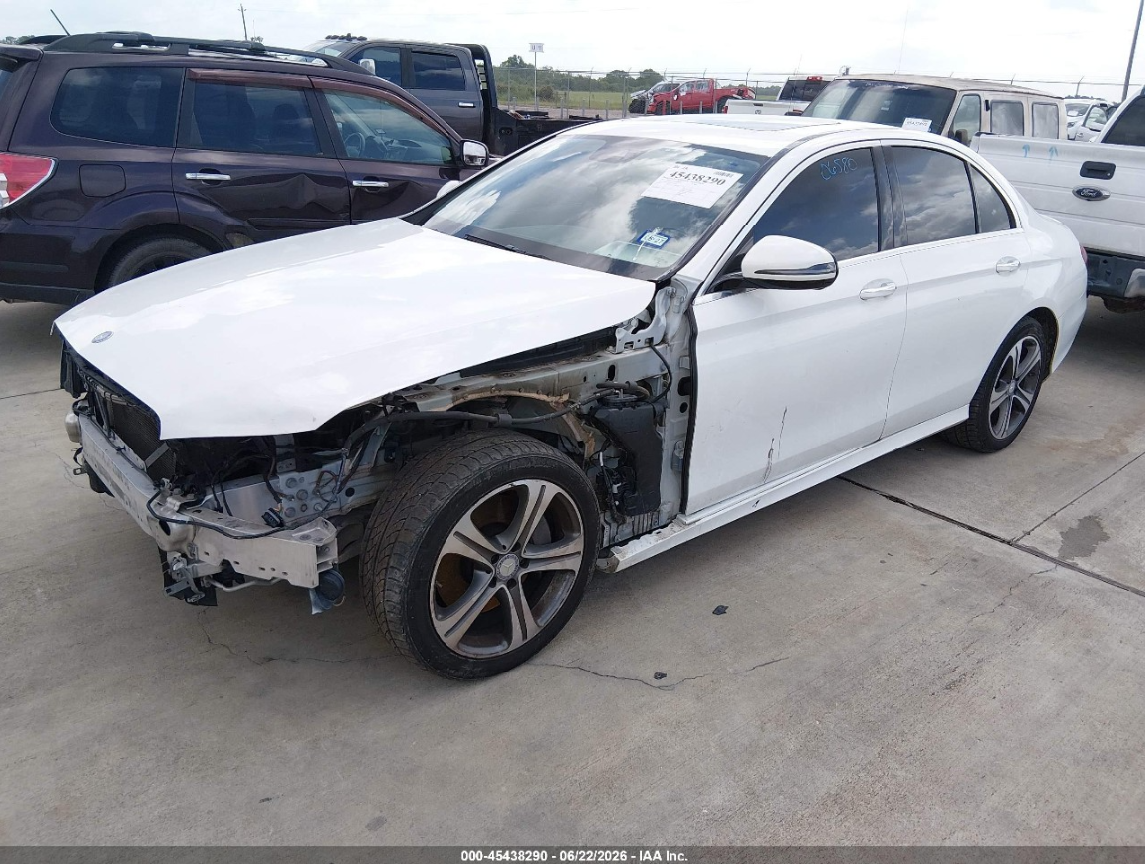 MERCEDES-BENZ E 300 4MATIC 2016