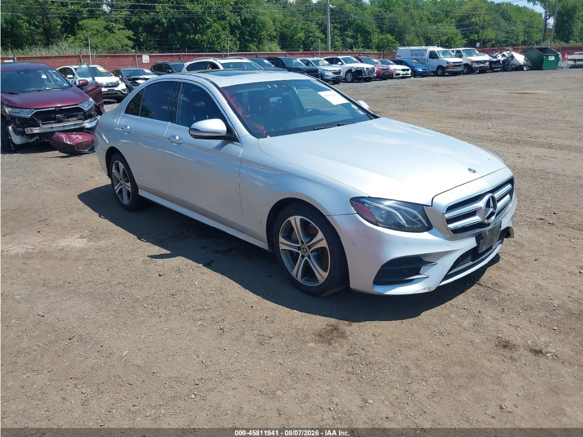 MERCEDES-BENZ E 300 4MATIC AMG LINE 2017