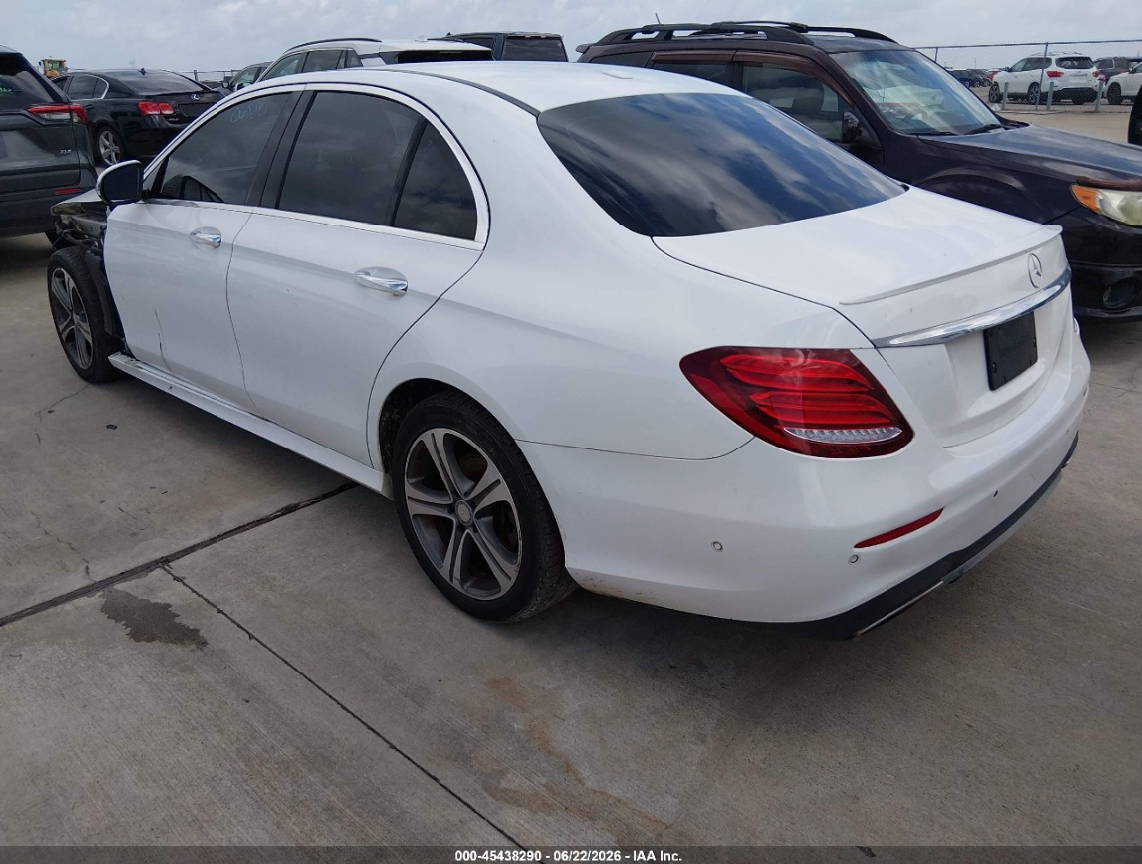 MERCEDES-BENZ E 300 4MATIC 2016